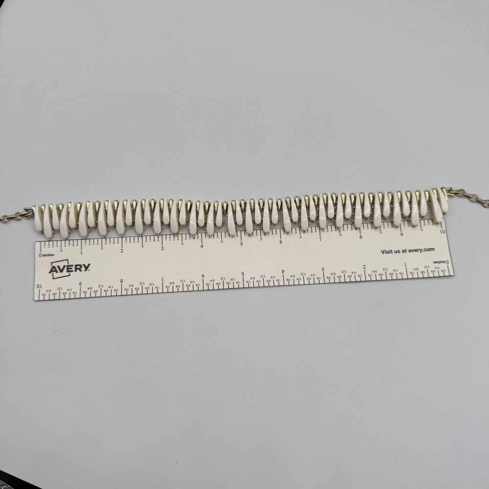 Signed Coro Mid Century White and Gold Collar Necklace with Dramatic Spikes - Picture 13 of 17